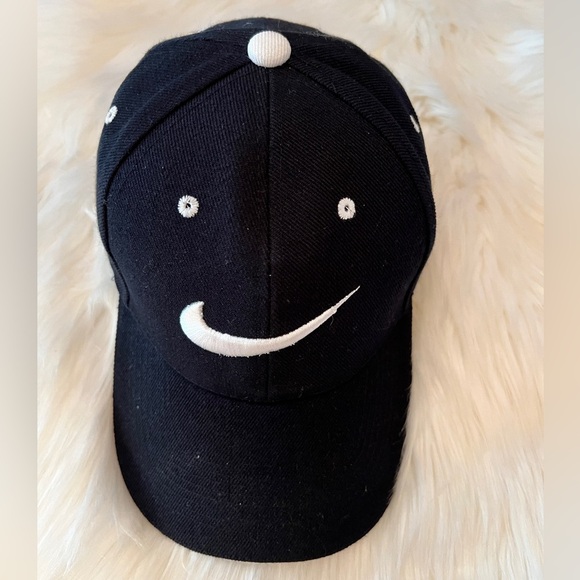 Black and White Nike cap, one size - Picture 2 of 7